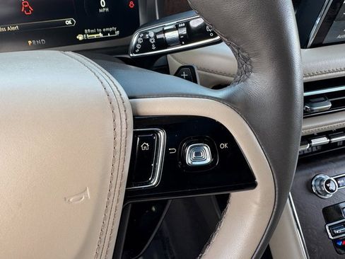 Used 2022 Lincoln Aviator Reserve w/ Equipment Group 201A image 27