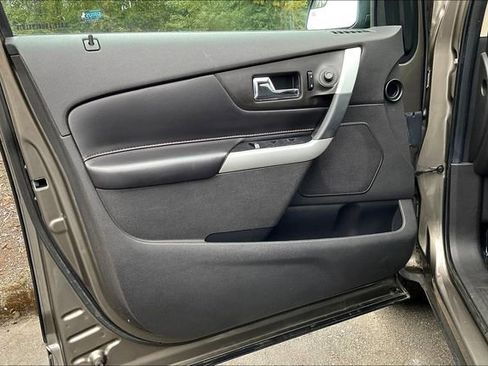 Used 2013 Ford Edge SEL image 23
