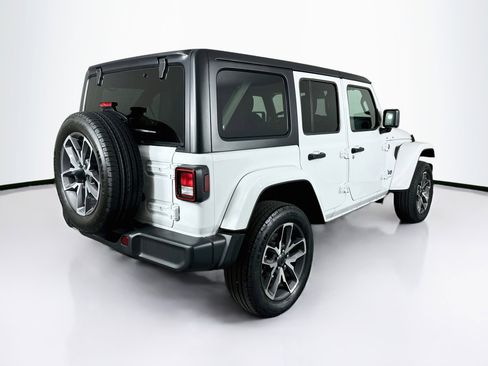 Used 2024 Jeep Wrangler Unlimited w/ Convenience Group AWD/4WD image 9