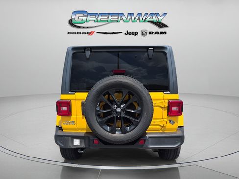 Used 2021 Jeep Wrangler Unlimited Sahara w/ Cold Weather Group AWD/4WD image 2