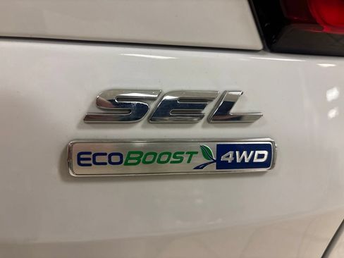 Used 2019 Ford Escape SEL AWD/4WD image 9