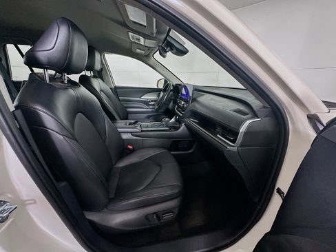 Used 2024 Toyota Grand Highlander XLE image 34