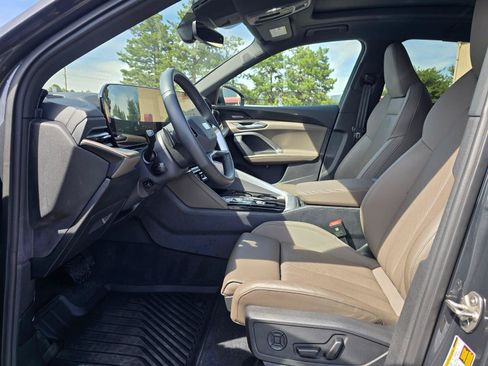 Certified 2025 Audi Q5 Premium Plus w/ Premium Plus AWD/4WD image 10