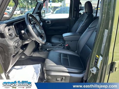 Used 2024 Jeep Wrangler Unlimited Sahara w/ Technology Group AWD/4WD image 18