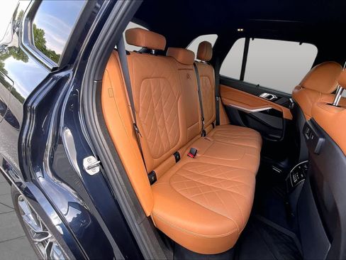 Used 2023 BMW X5 xDrive40i w/ Executive Package AWD/4WD image 19