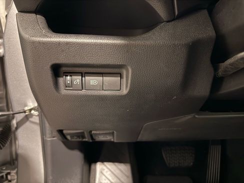 Used 2022 Toyota RAV4 LE image 13