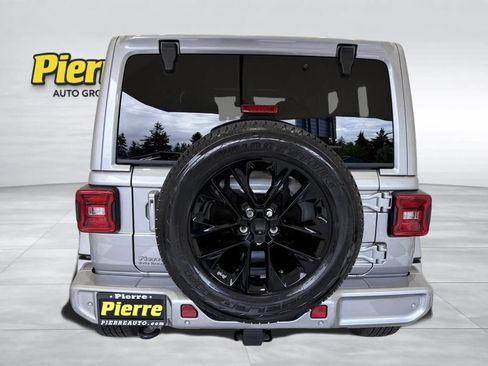 Used 2021 Jeep Wrangler Unlimited Sahara AWD/4WD image 3
