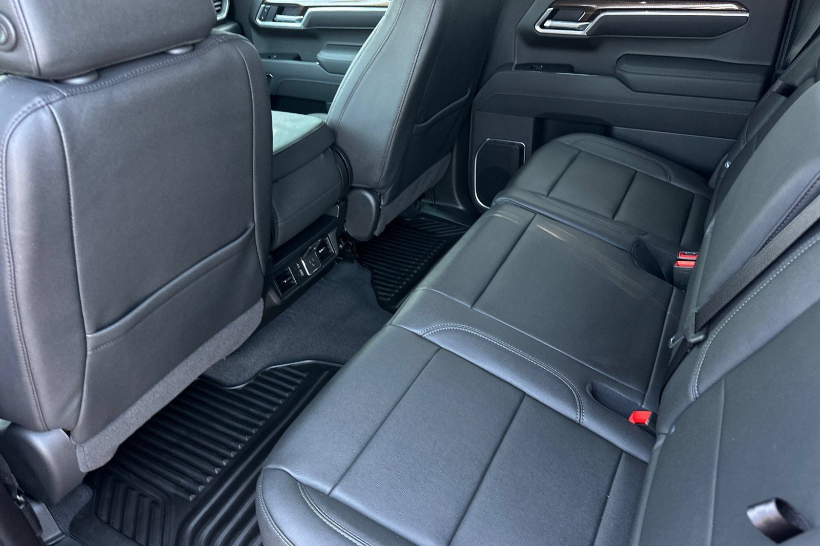 New 2026 Chevrolet Silverado 1500 LT w/ Leather Package AWD/4WD image 12