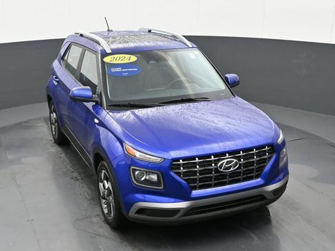 Certified 2024 Hyundai Venue SEL image 40