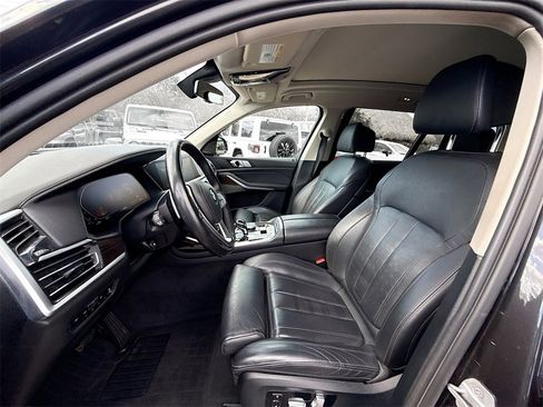 Used 2021 BMW X7 xDrive40i w/ Premium Package image 23