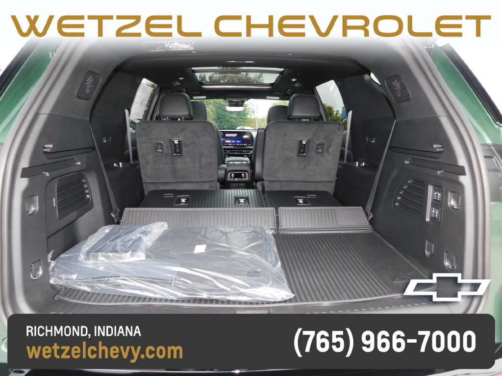 New 2027 Chevrolet Traverse RS w/ LPO, Floor Liner Package FWD image 27