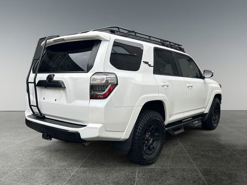Used 2024 Toyota 4Runner TRD Off-Road Premium w/ Off Road Premium Plus Package AWD/4WD image 9