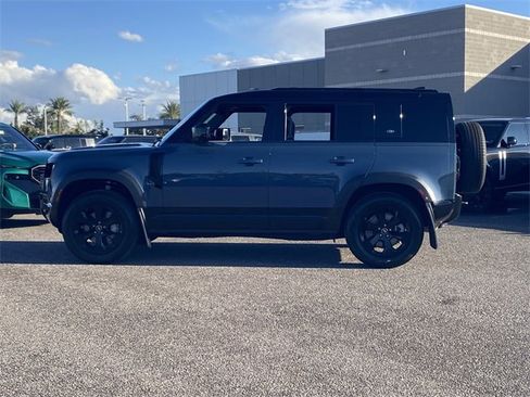 Used 2023 Land Rover Defender 110 X-Dynamic SE image 31