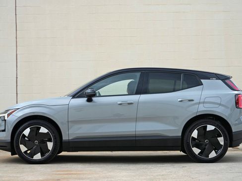 Used 2025 Volvo EX30 Plus AWD/4WD image 8