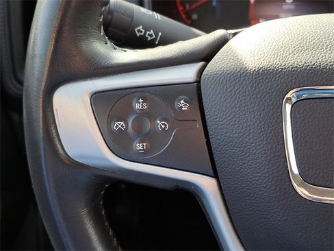 Used 2015 GMC Canyon SLT w/ Driver Alert Package image 17