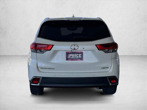 Used 2019 Toyota Highlander Limited FWD image 8