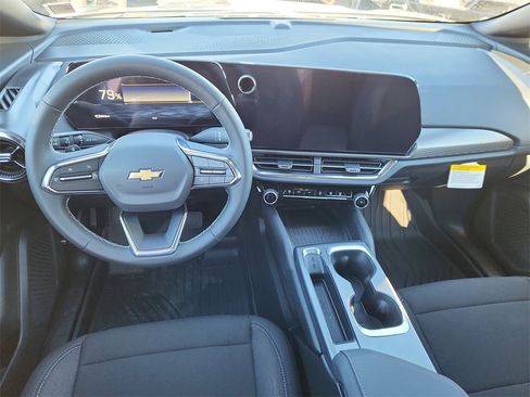 New 2026 Chevrolet Equinox EV LT image 9