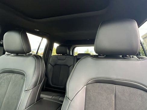 New 2025 Jeep Grand Cherokee Altitude image 11
