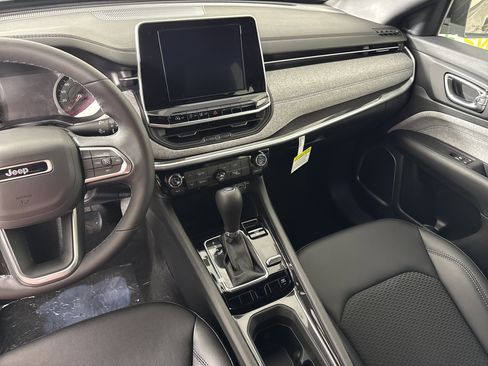New 2026 Jeep Compass Latitude image 22