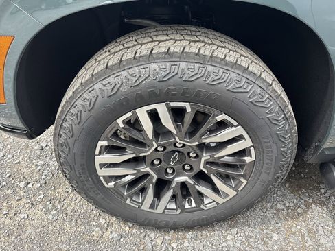 New 2026 Chevrolet Suburban Z71 w/ Comfort Package image 13