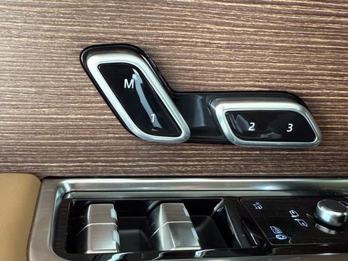 New 2026 Land Rover Range Rover Long Wheelbase SE AWD/4WD image 22