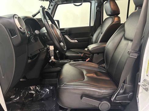 Used 2013 Jeep Wrangler Unlimited Sahara w/ Connectivity Group AWD/4WD image 19