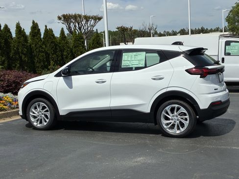 New 2027 Chevrolet Bolt LT w/ Comfort Package FWD image 8