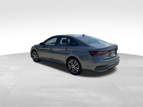 Used 2026 Volkswagen Jetta Sport FWD image 3