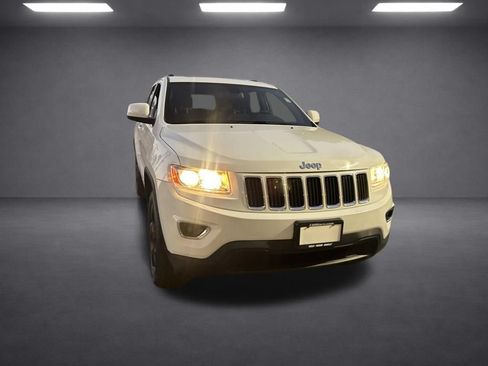 Used 2014 Jeep Grand Cherokee Laredo w/ Security & Convenience Group AWD/4WD image 5