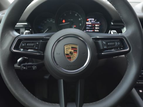 Used 2023 Porsche Macan AWD/4WD image 7