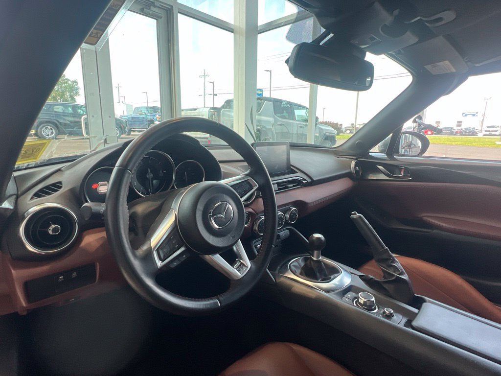 Used 2019 MAZDA MX-5 Miata RF Grand Touring RWD image 9
