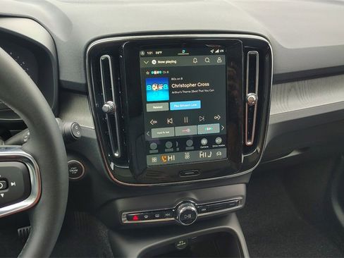 New 2026 Volvo XC40 B5 Plus w/ Climate Package image 18