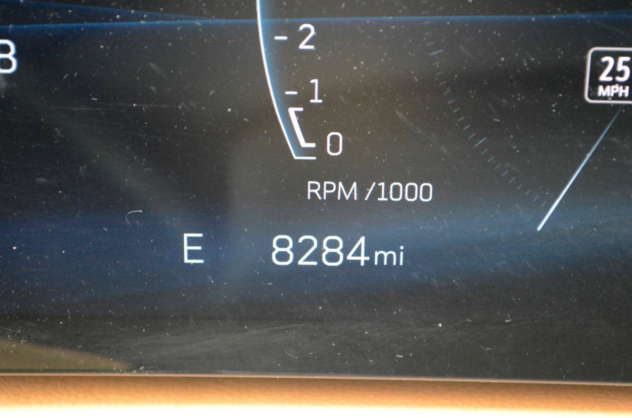 Used 2025 Cadillac XT4 Sport AWD/4WD image 35