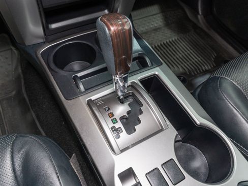 Used 2024 Toyota 4Runner Limited AWD/4WD image 26