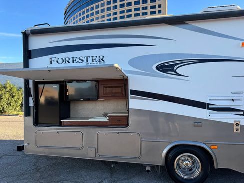 Used 2015 Ford E-450 and Econoline 450 Super Duty w/ Motorhome Prep Package RWD image 70