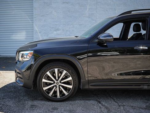 Used 2021 Mercedes-Benz GLB 250 w/ AMG Line image 11