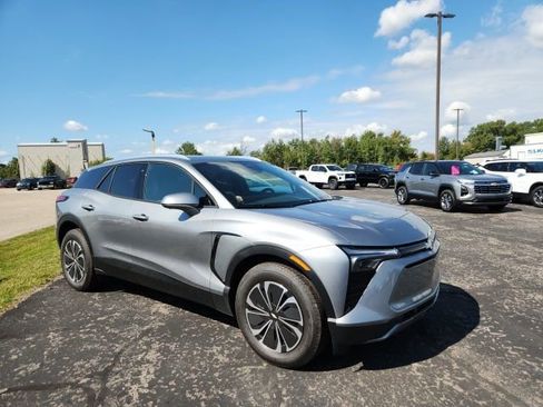 New 2025 Chevrolet Blazer EV LT image 3