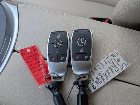 Used 2020 Mercedes-Benz C 300 Sedan image 37