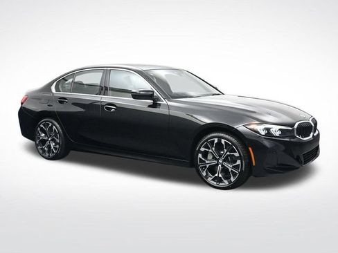 New 2026 BMW 330i xDrive Sedan w/ Convenience Package AWD/4WD image 2