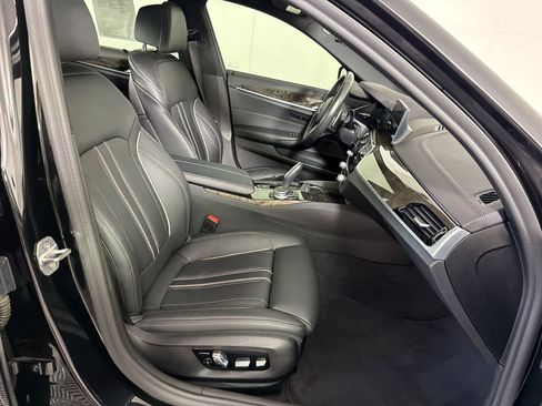 Used 2019 BMW M550i xDrive w/ Dynamic Handling Package AWD/4WD image 23