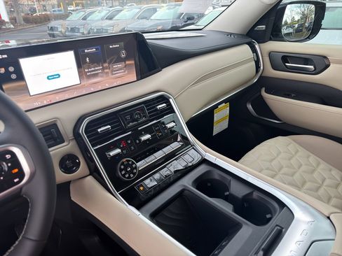 New 2026 Nissan Armada Platinum Reserve image 24