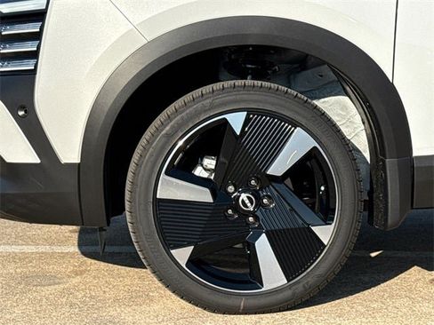 New 2026 Nissan Kicks SR image 6