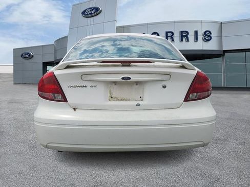 Used 2004 Ford Taurus SE FWD image 3