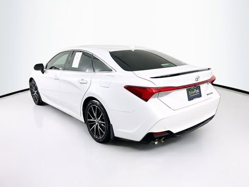 Used 2019 Toyota Avalon Touring w/ Advanced Safety Package FWD image 5