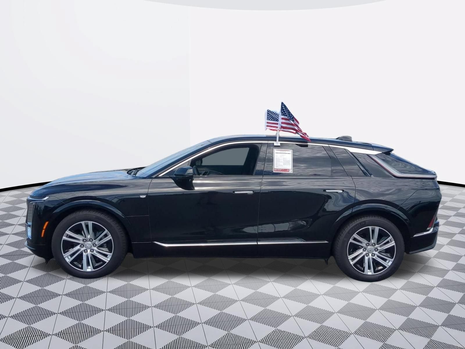 Certified 2024 Cadillac Lyriq Tech RWD image 4