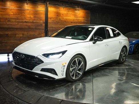 Used 2021 Hyundai Sonata SEL Plus w/ Tech Package image 2