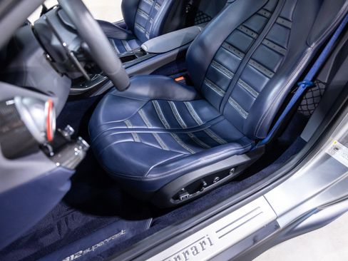 Used 2019 Ferrari 812 Superfast RWD image 35