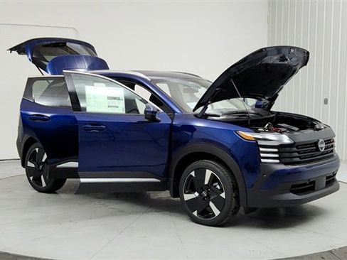 New 2025 Nissan Kicks SR image 9