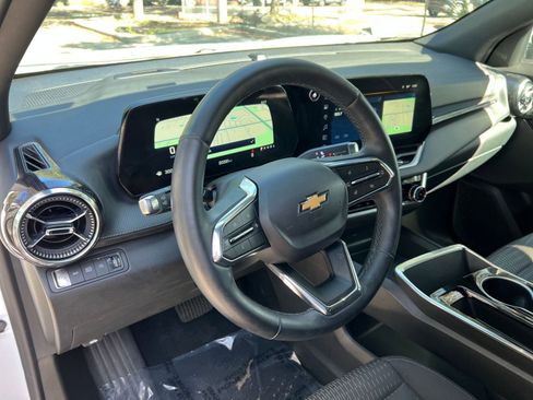 Used 2025 Chevrolet Equinox LT image 29