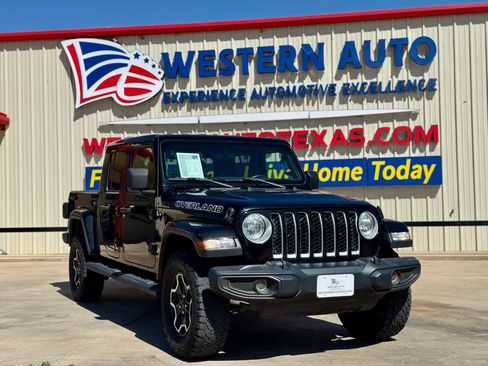 Used 2023 Jeep Gladiator Overland AWD/4WD image 2
